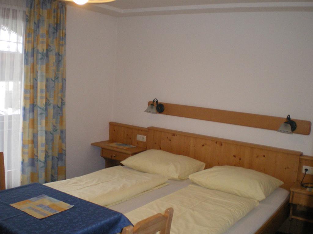 Haus Lanner Apartamento Altenmarkt im Pongau Quarto foto