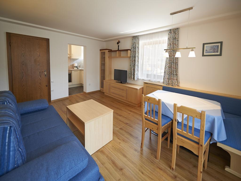 Haus Lanner Apartamento Altenmarkt im Pongau Quarto foto