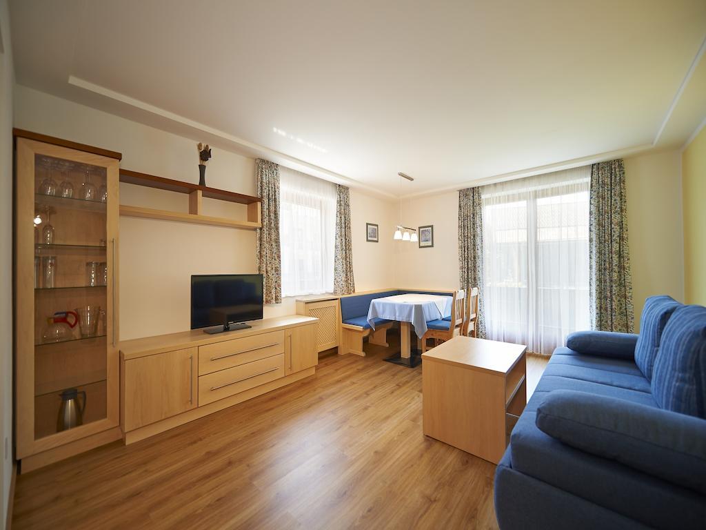 Haus Lanner Apartamento Altenmarkt im Pongau Quarto foto