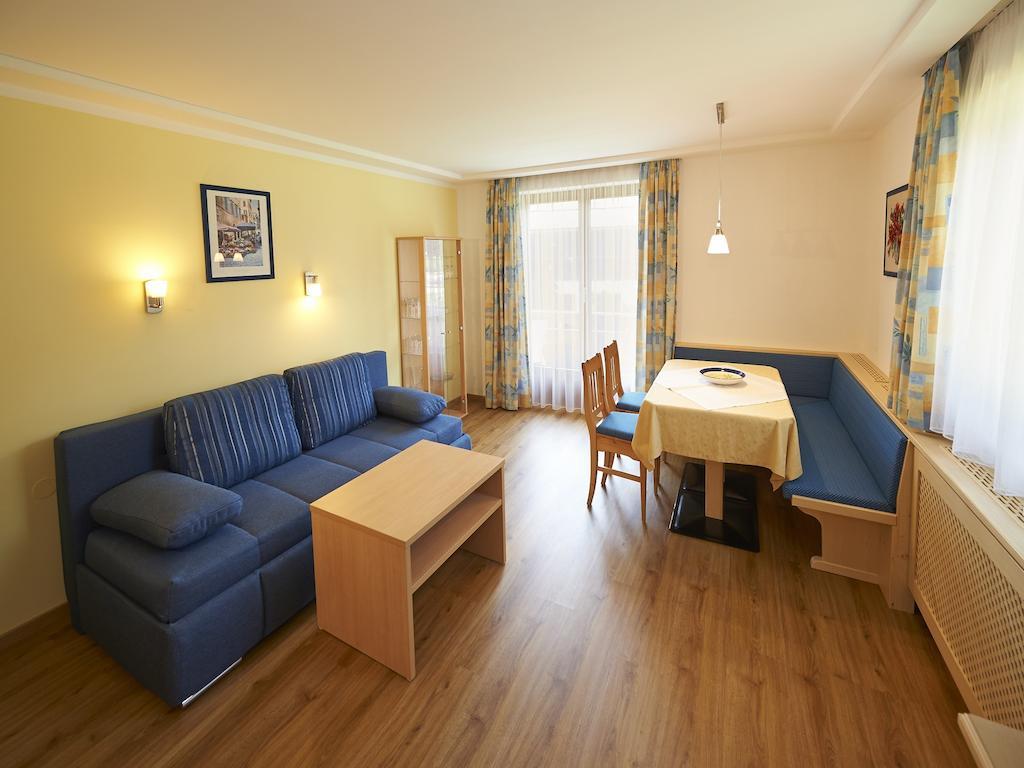 Haus Lanner Apartamento Altenmarkt im Pongau Quarto foto